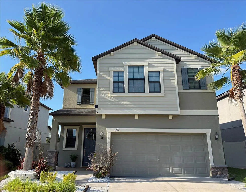 4 bed, 2.5 bath, 2334 sqft, $3,200 — Photo 1
