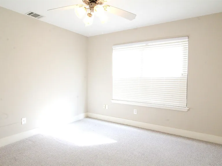 3031 Buttercup St — Photo 4