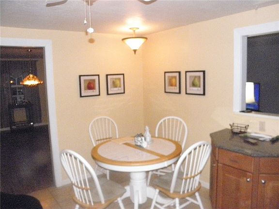 4th image of 1925 Strawbridge Dr