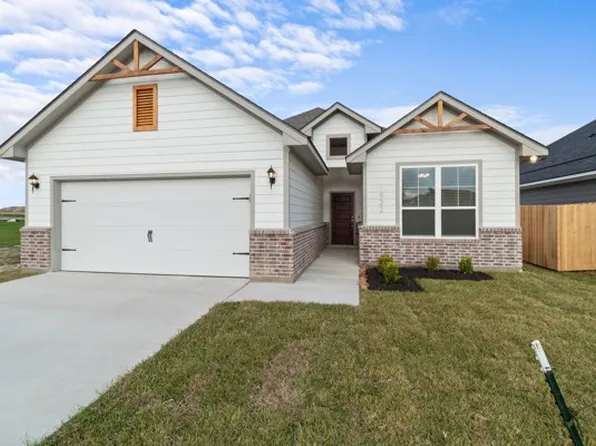 1922 Stubbs Dr, Bryan, TX 77807