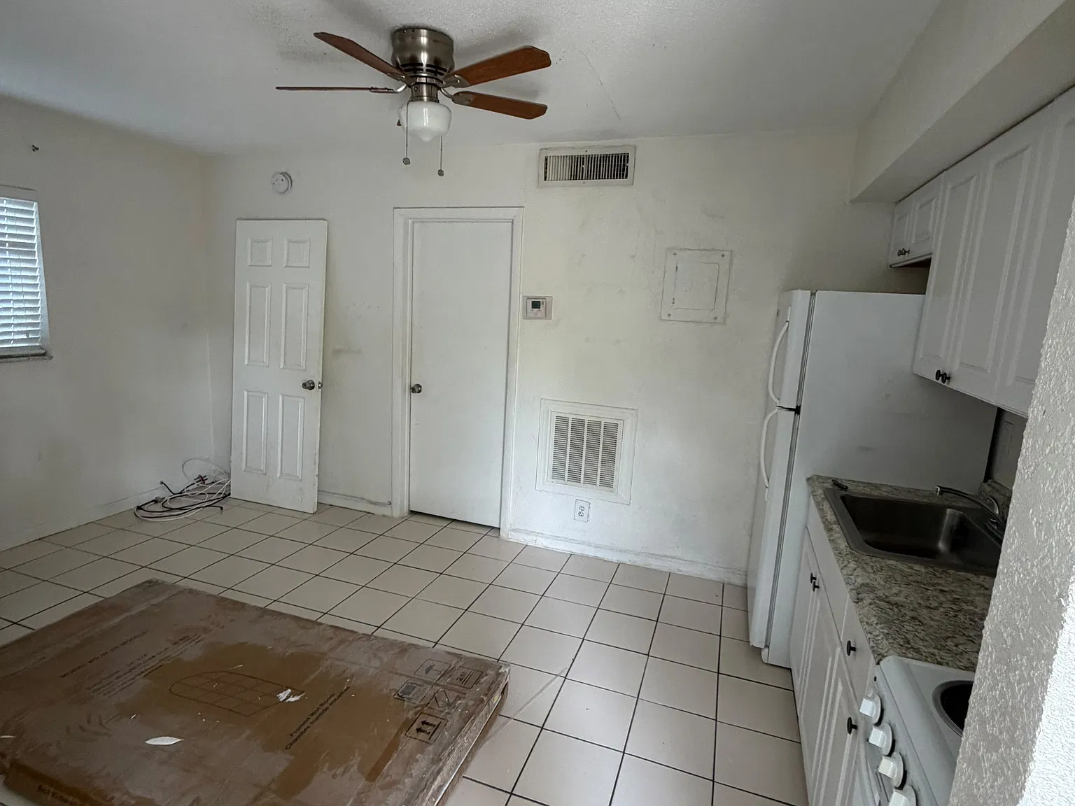 1 bed, 400 sqft, $1,200 — Photo 3