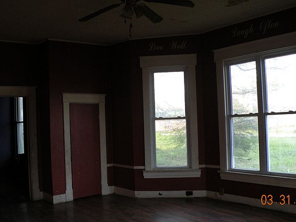 2nd image of 107 W 2nd St