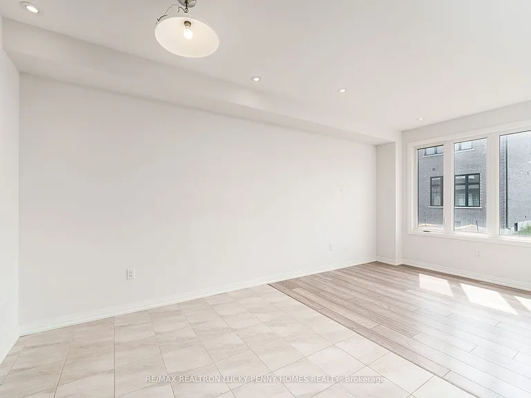 123 Schmeltzer Cres — Photo 11