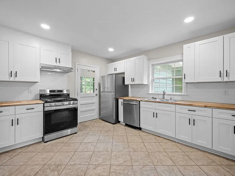 4273 Vega Dr — Photo 7