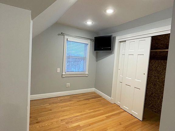 4th image of 124 Lawton St Floor 2