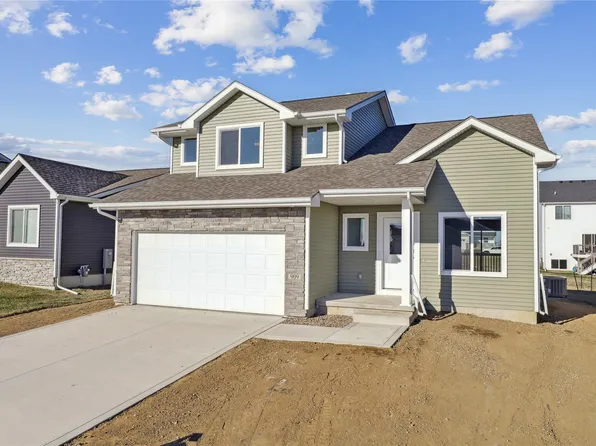 909 Willow Valley Dr, Norwalk, IA 50211