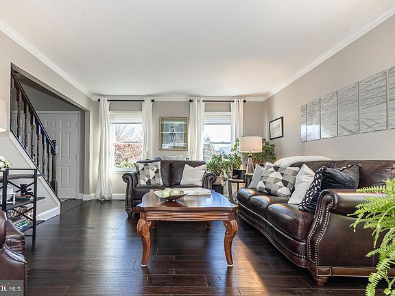 5th image of 6 Balsam Ct