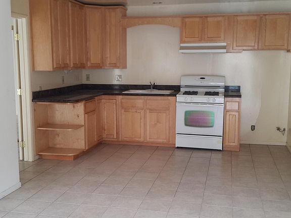 3rd image of 3627 Garnet St APT 40