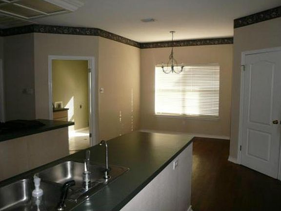 3rd image of 6221 Strasbourg Dr