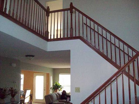 Volume entry w/winding stairway