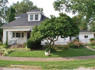 501 E Newton St, Paris, IL 61944