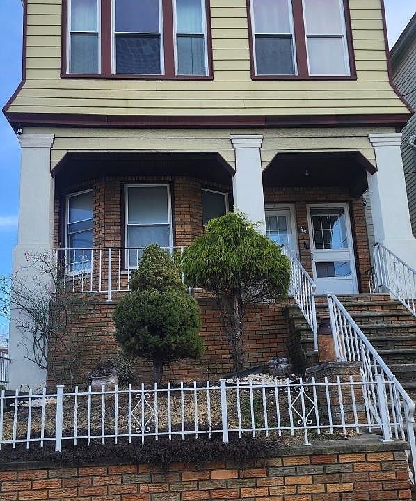 1st image of 44 E 4th St #1
