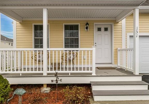 3rd image of 131 S Park St #131