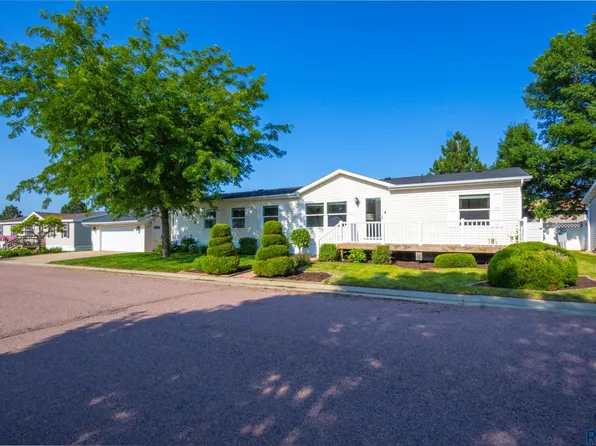 505 N Cockatiel Pl, Sioux Falls, SD 57107