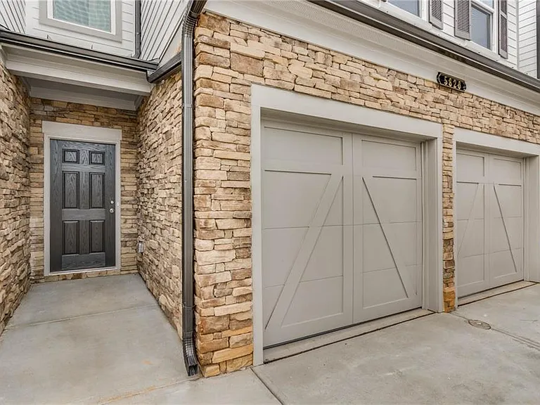 5820 Flint Ln — Photo 3