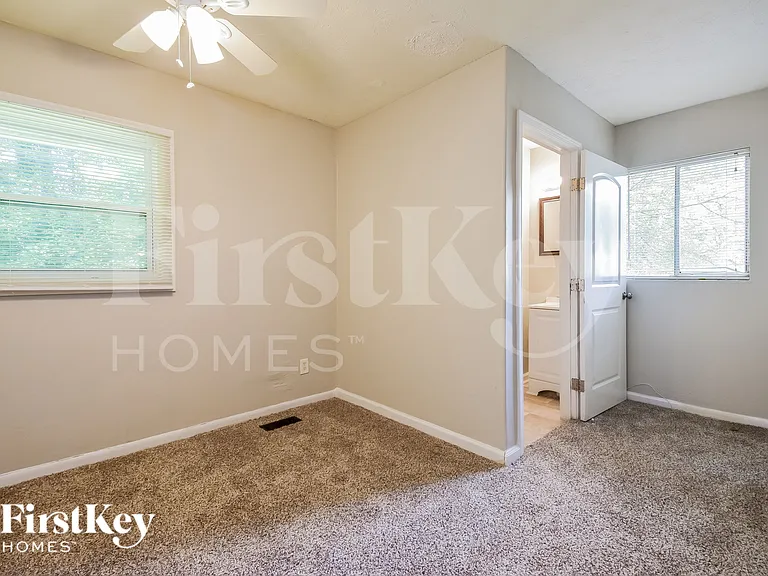8277 Dunellen Ln — Photo 8