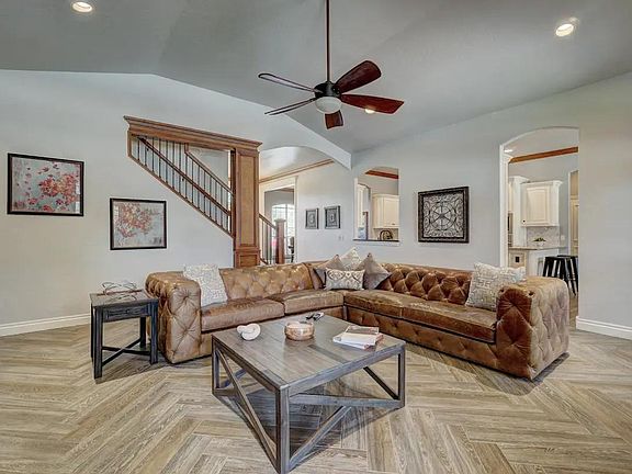 2nd image of 11508 Fountain Blvd