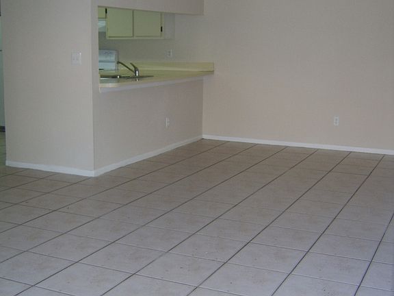 5th image of 1115 Sophie Blvd