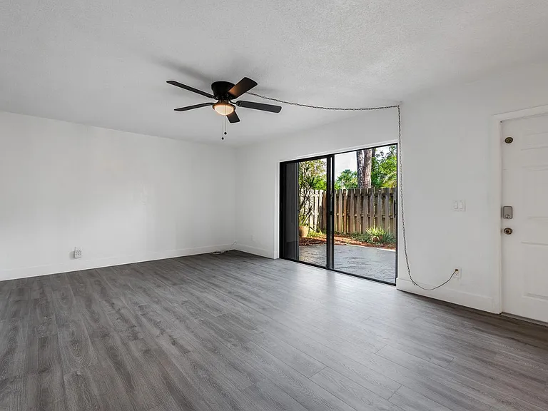 471 Kirk Rd #D — Photo 9