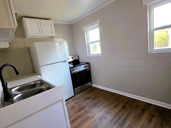 4th image of 532 Hampton Ave NW