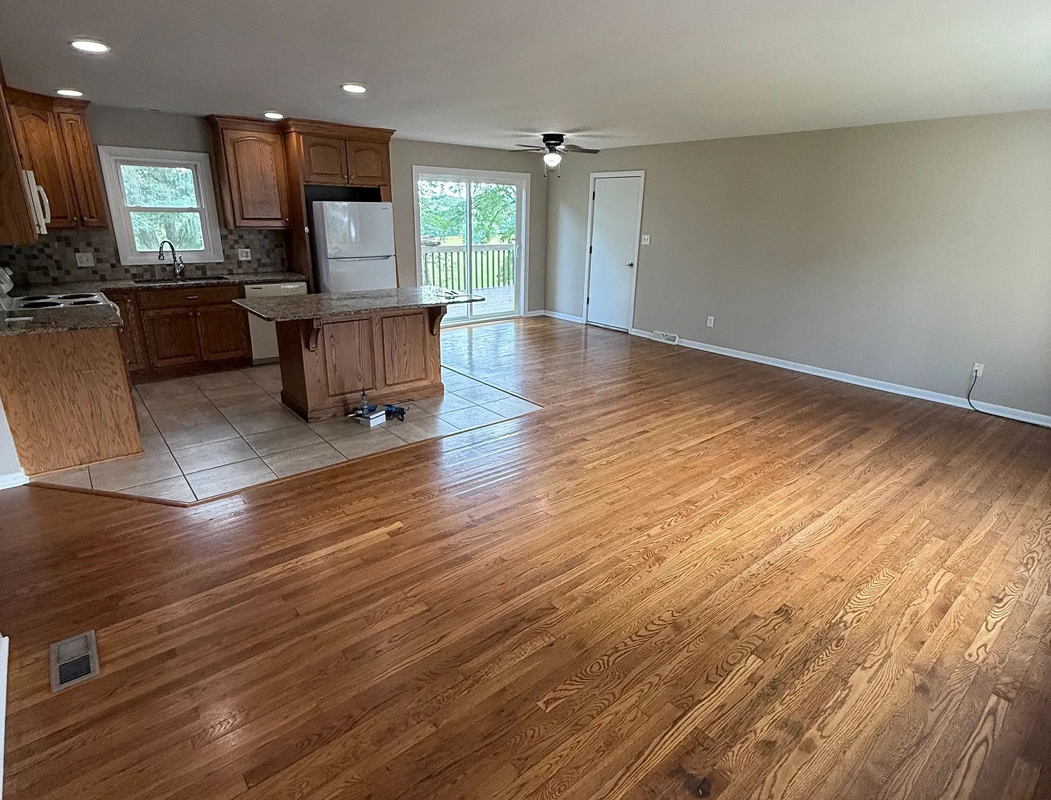 2 bed, 1600 sqft, $2,100 — Photo 2