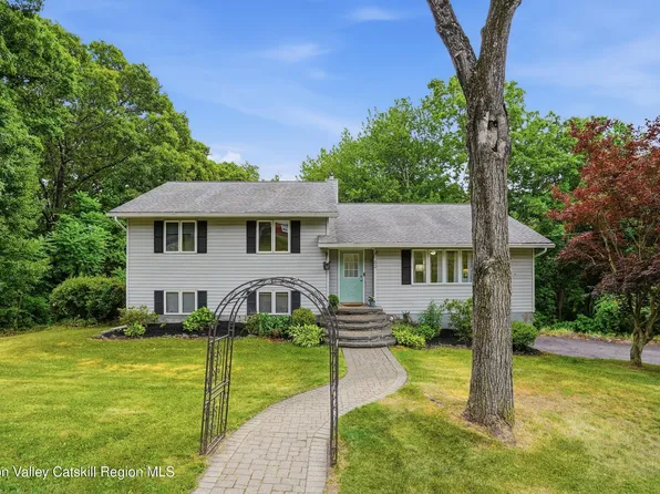 9 Roxanne Boulevard, Highland, NY 12528