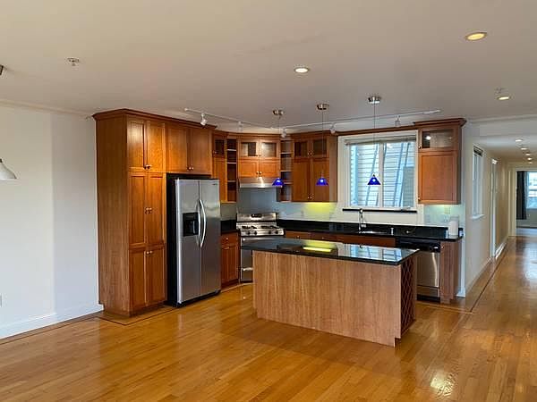 1st image of 922 Presidio Ave #1