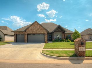 5712 Tiger Stone Dr, Mustang, OK 73064