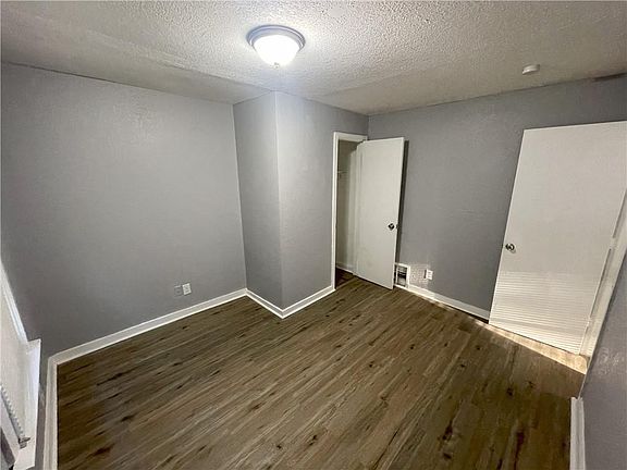 5th image of 56 S 17th St