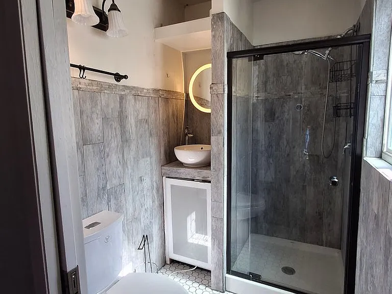 3231 Madison Ave — Photo 6