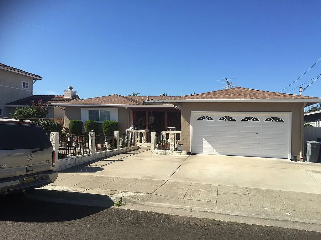 14561 Tiburon Rd photo 1