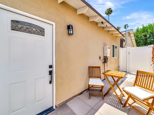 23012 Hartland St, West Hills, CA 91307