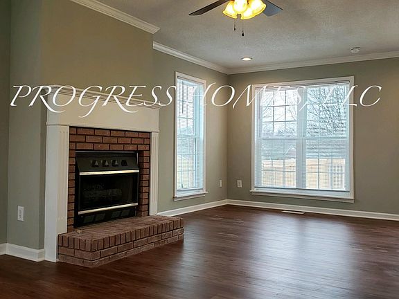 3rd image of 211 Twin Oak Dr