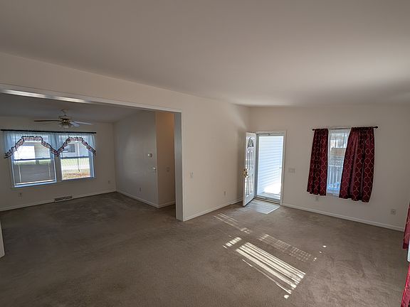 4th image of 11 Park Ln #10