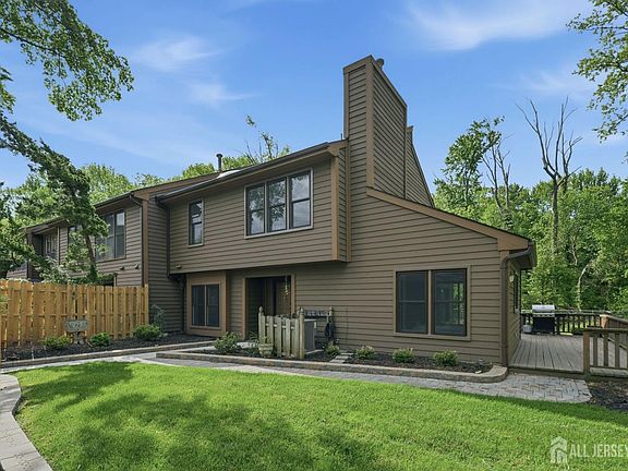 2nd image of 208 Hidden Hollow Ct