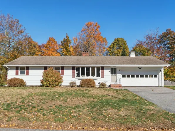 8 Pinewood Drive, Cumberland, ME 04021