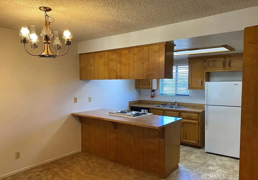 2 bed, 900 sqft, $1,895 — Photo 3