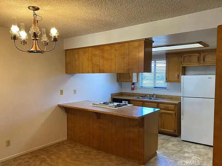 1036 Baden Ave — Photo 3