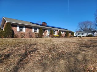 590 Plumtree Rd, Springfield, MA 01118