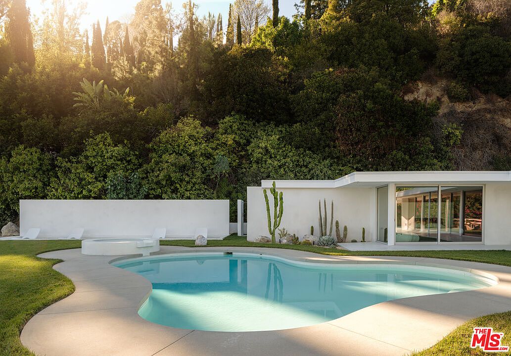 8818 Rising Glen Pl, Los Angeles, CA 90069 | Zillow
