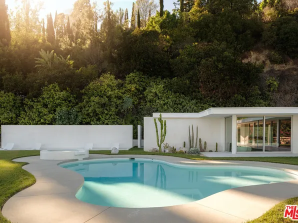 8818 Rising Glen Pl, Los Angeles, CA 90069