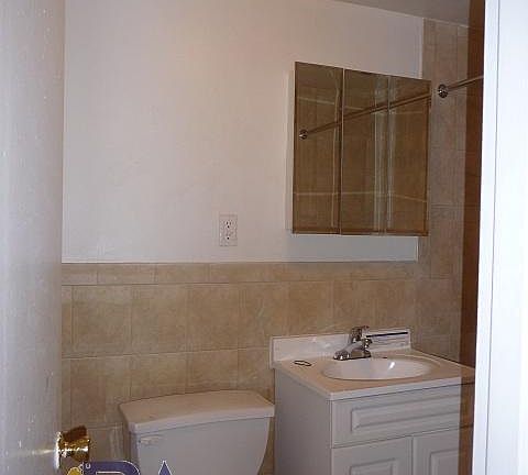 5th image of 327 E 92nd St APT 1C