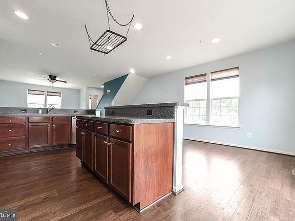 5th image of 23177 Foxglove St