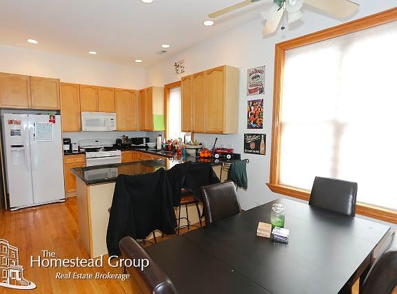 4th image of 1415 W Barry Ave #2TWO