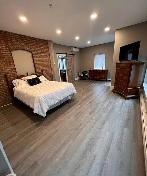 17 Chestnut St #1 — Photo 3