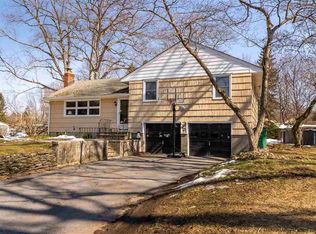6 Douglas Rd, Hyde Park, NY 12538