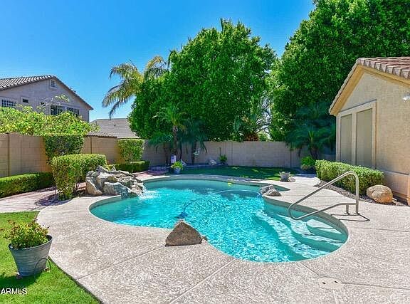 3rd image of 7011 W AURORA Drive