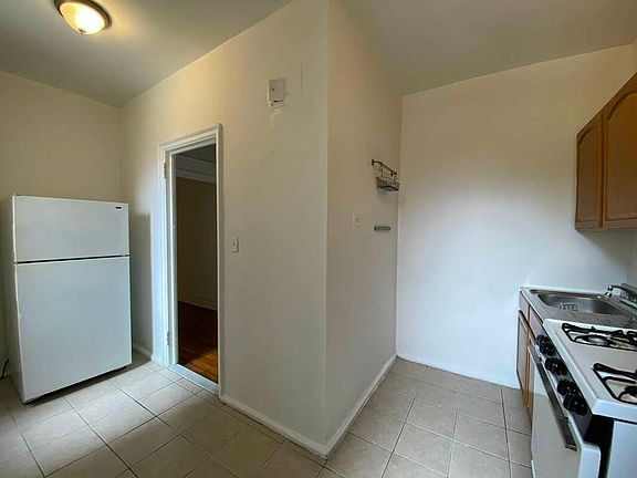3rd image of 610 W 145th St APT 3C