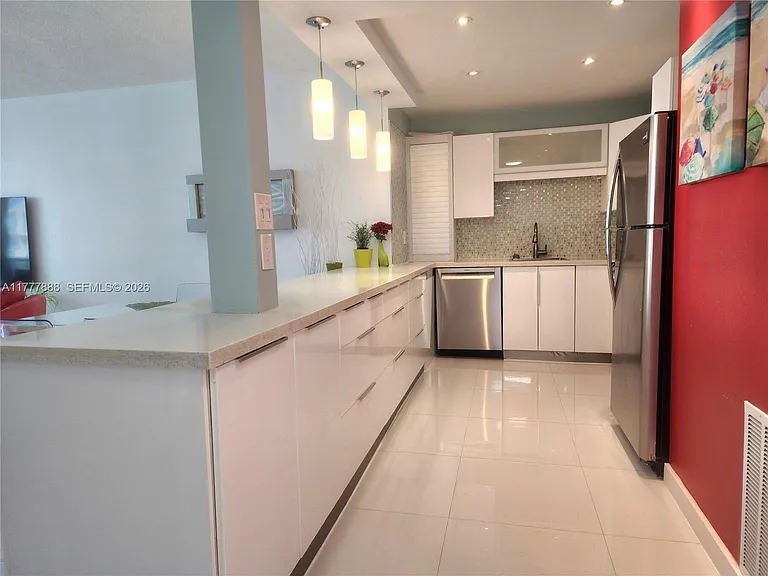 3505 S Ocean Dr #1011 — Photo 8