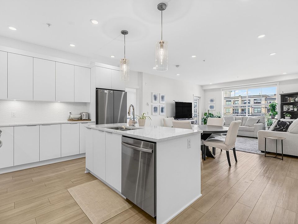 1st image of 22633 Selkirk Ave #503